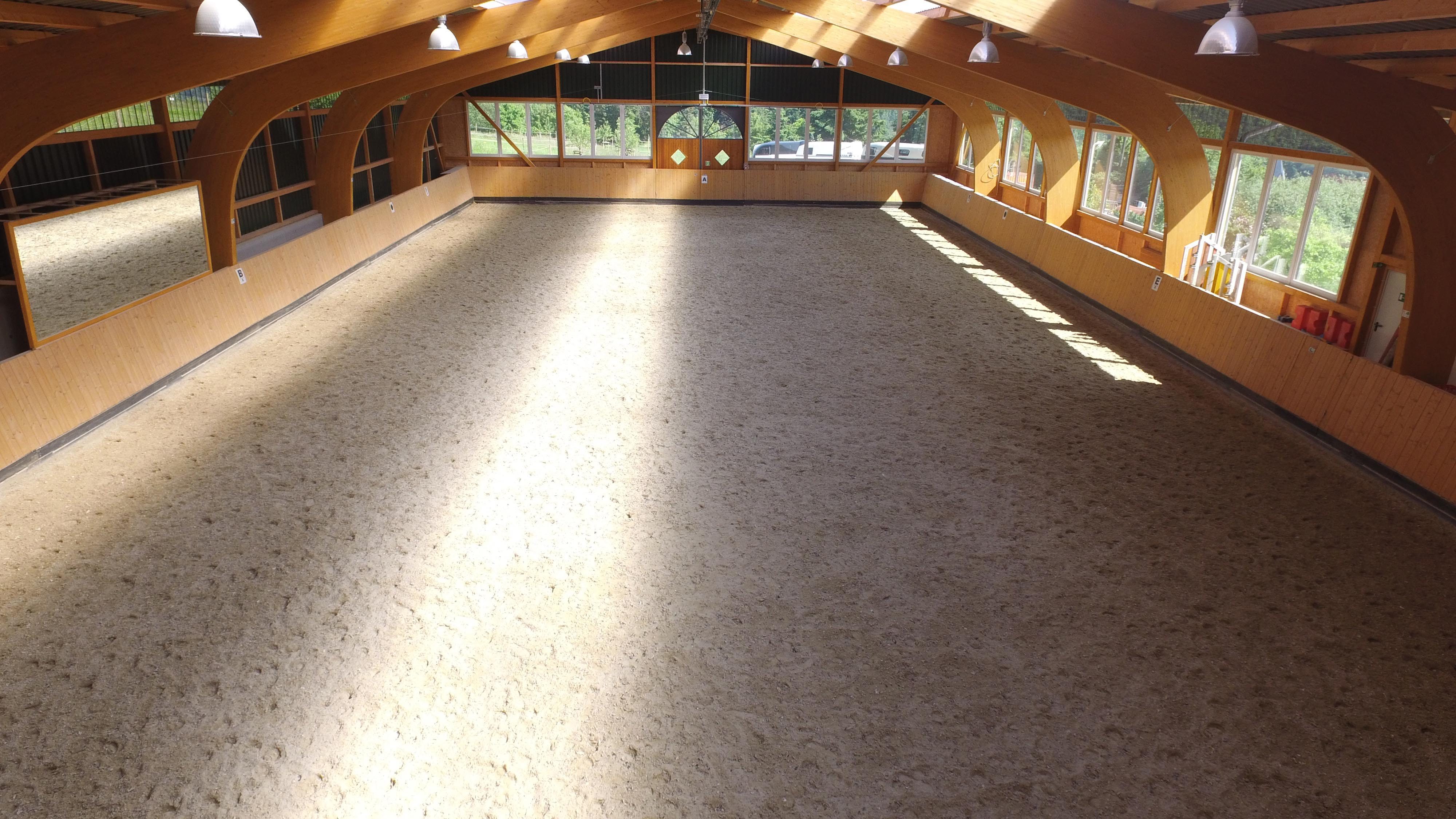 ROBINIENHOF Idar-Oberstein - Reithalle